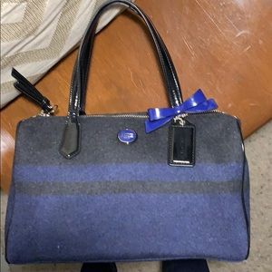 Coach purse black and blue wool - adorable